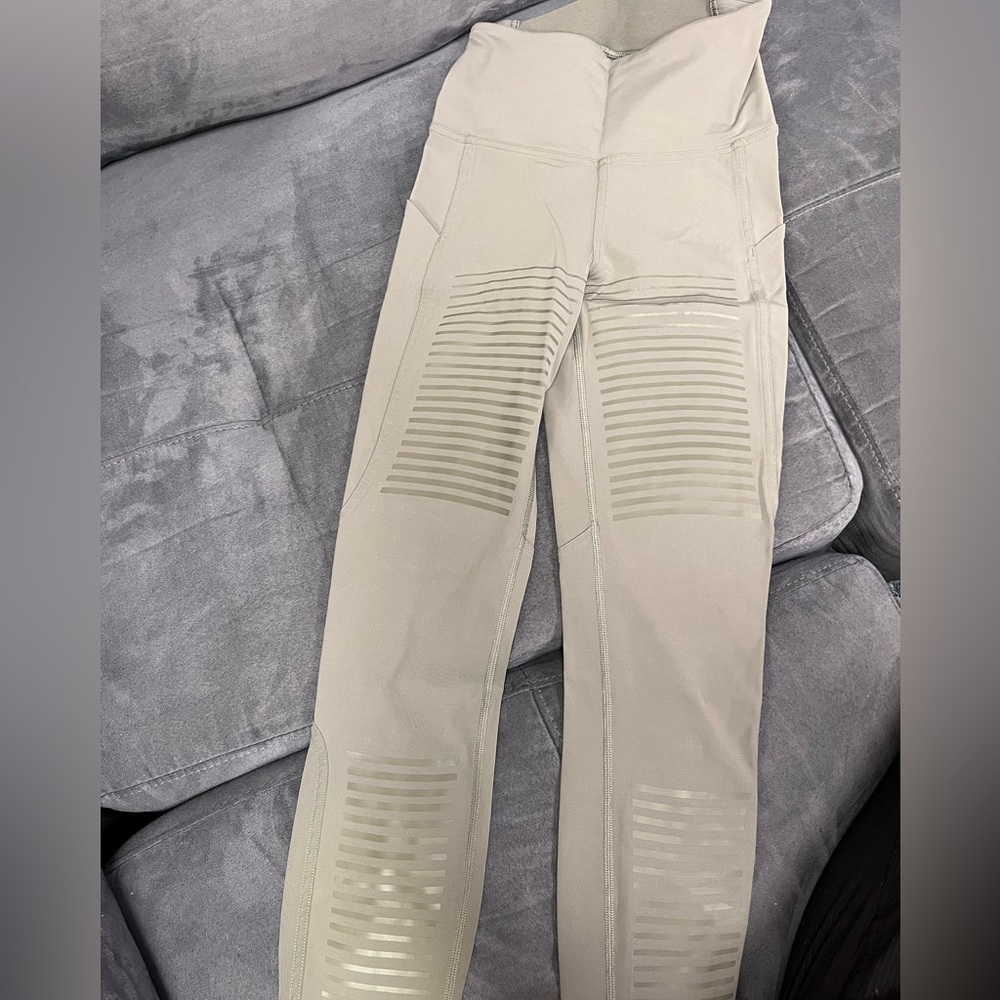 Lululemon Rogue Renegade Super High Rise Pant 25” - Picture 4 of 5